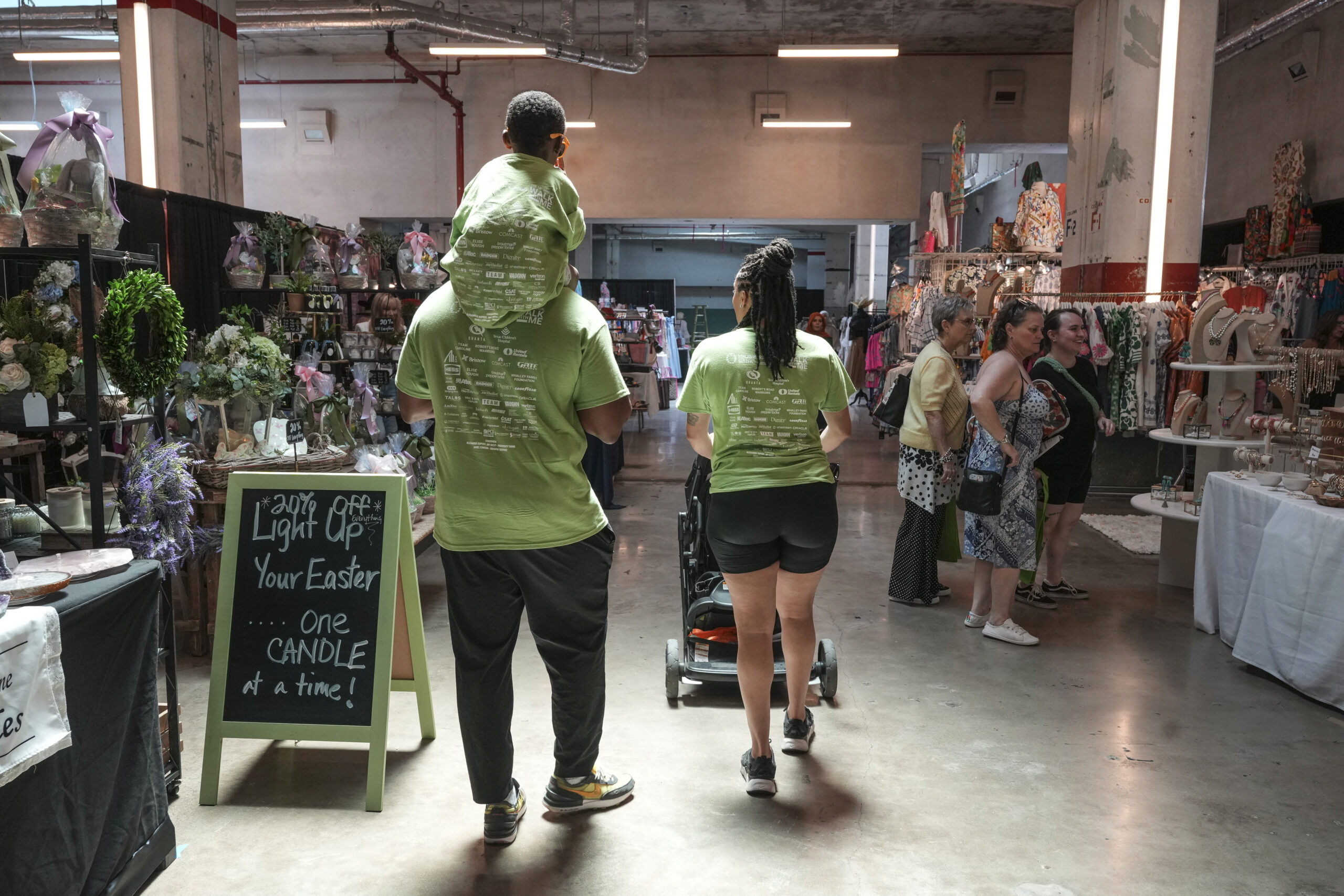 Good Shoppers Photo